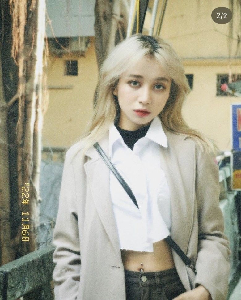 Hot Girl Khoe N I Y Trong C Ng Vi N C Ch Nh M T I M H Nh Th Hi M C Kh T M