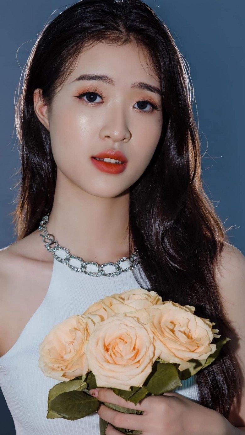 Xuất hiện hot girl cao 1 8m thích mặc áo dài kín đáo được dự đoán là Hoa hậu Việt Nam tương lai