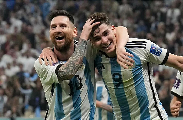 Messi lập kỷ lục World Cup trong ngày ác mộng trước Ả Rập Xê Út