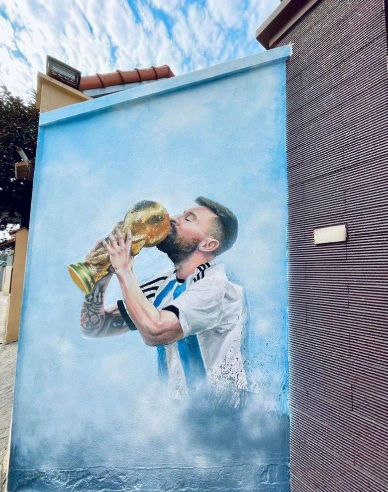 After a series of emotional matches, the Argentina team continues to bring fans a quality match and a resounding victory. When looking at the largest painting ever created by talented Argentine artists, you will have the opportunity to explore and understand the pride of this nation when the World Cup arena becomes more attractive to players around the world.