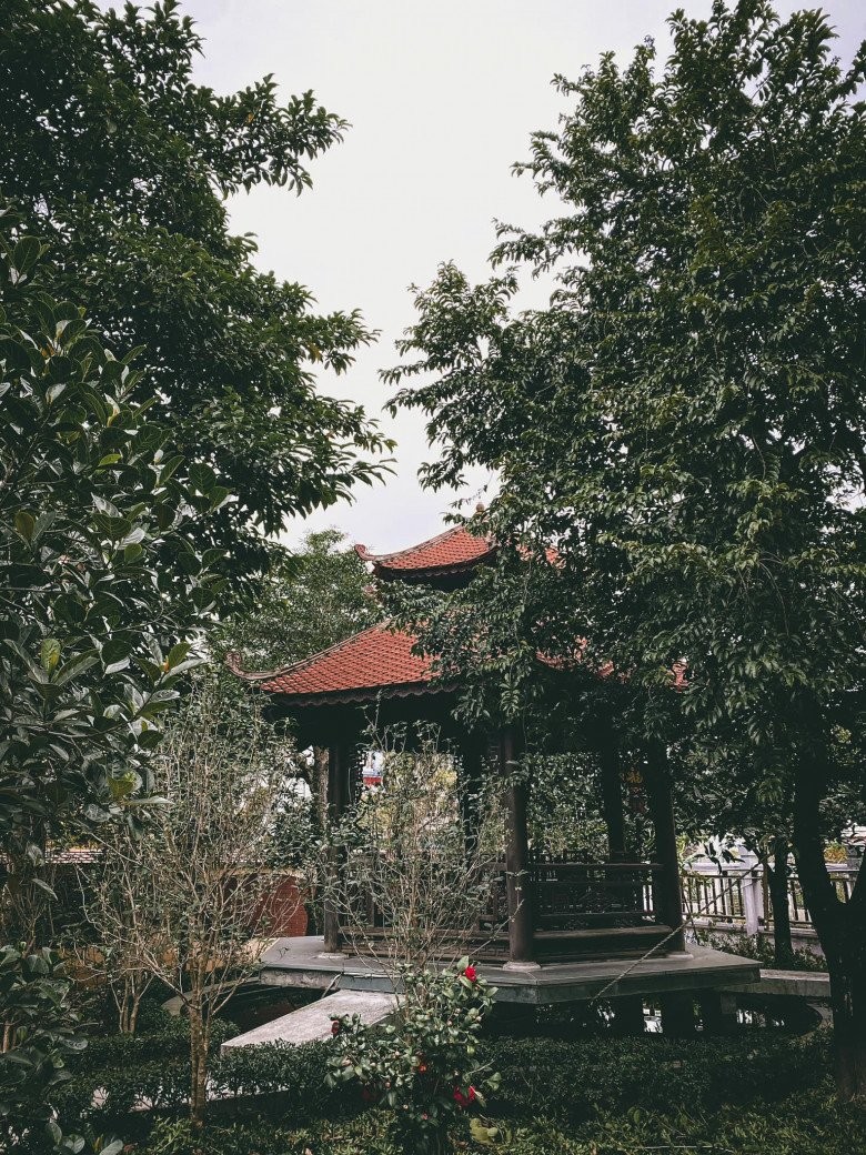 Mãn nhãn ngôi nhà vườn truyền thống gần trăm năm tuổi, rộng 1000m2, hệt như toà biệt phủ ở Nam Định