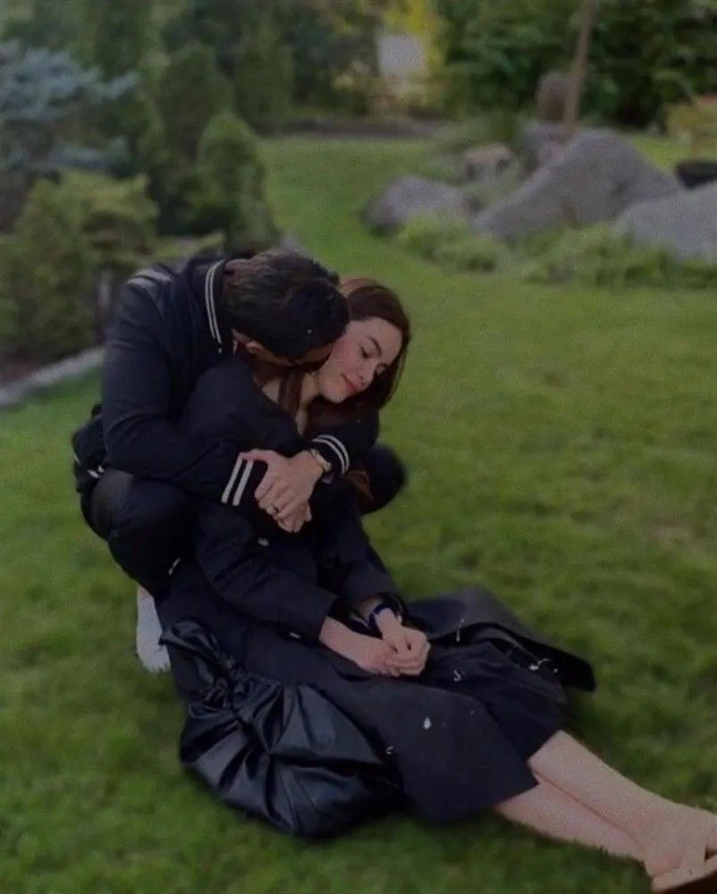 Kim Lý đặt tay lên lưng nữ đồng nghiệp của vợ, phản ứng của Hồ Ngọc Hà khiến dân tình xôn xao - ảnh 6