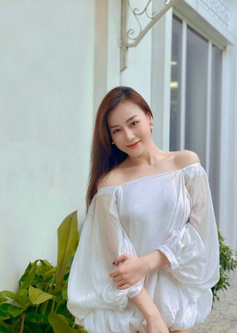 Phương Oanh diện đầm che bụng khoe nhan sắc mẹ bầu, hé lộ câu nói: "Làm một đứa nữa đi"