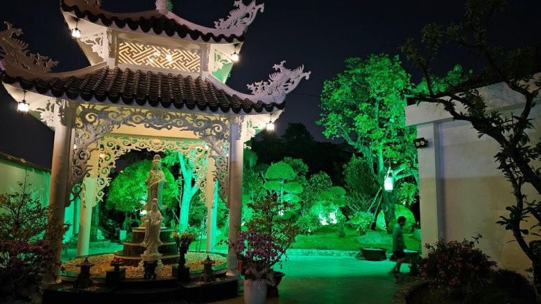 Việt Trinh để lộ cơ ngơi đẹp như resort ở Bình Dương, khu vườn tựa chốn bồng lai tiên cảnh