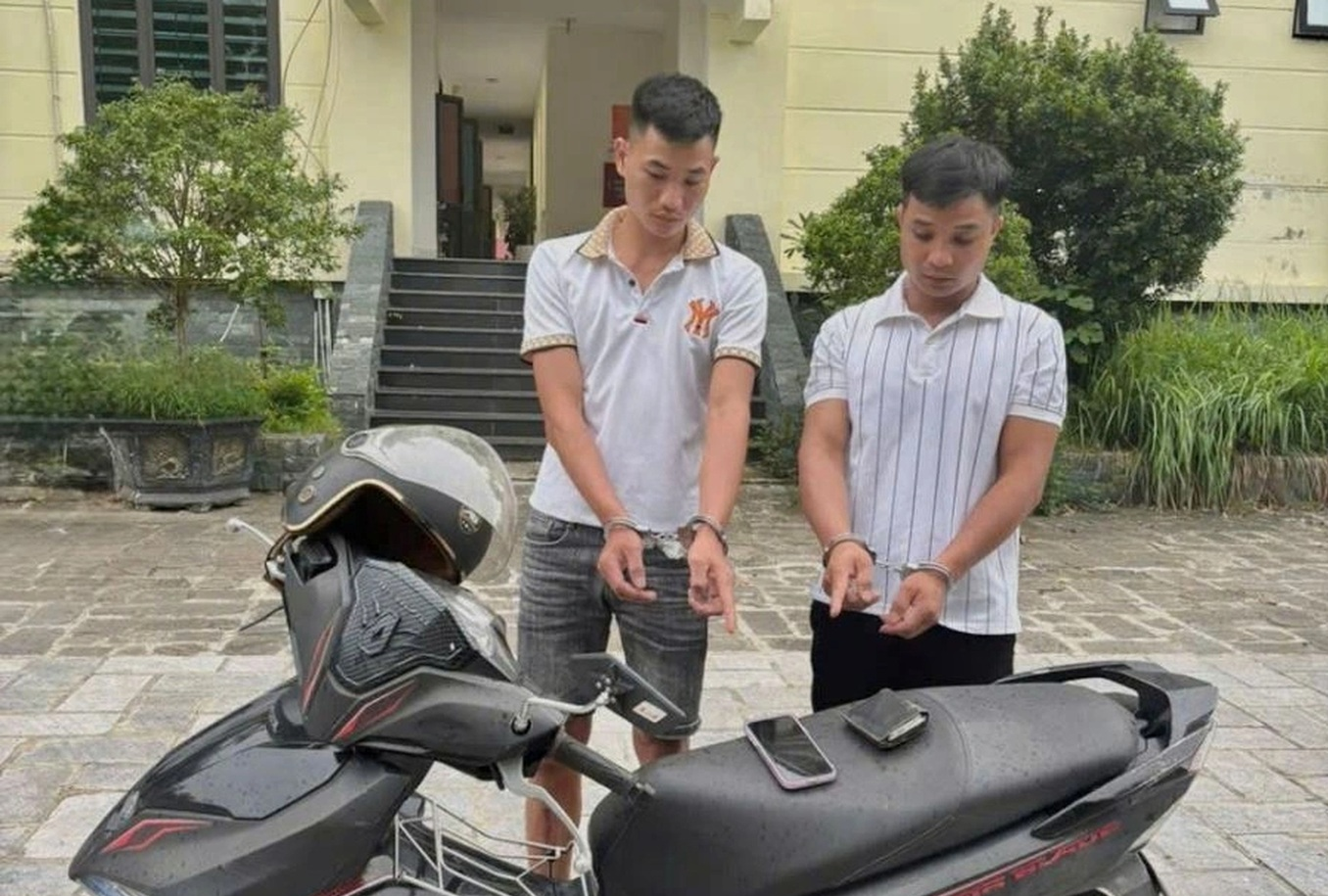bat-2-doi-tuong-dot-nhap-phong-tro-giua-dem-cuop-iphone-cua-co-gai-dspl-1-1779537032.png