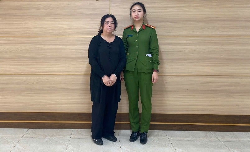 chieu-tro-ban-mot-manh-dat-cho-nhieu-nguoi-nu-quai-54-tuoi-sa-luoi-dspl-1-1781341415.png