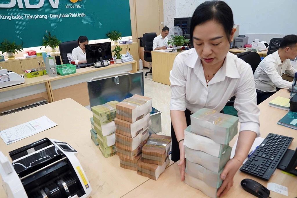 loat-ngan-hang-bidv-vietinbank-acb-ocb-bvbank-doi-quy-dinh-tu-thang-8-nguoi-dung-can-luu-y-gi-1-1787648484.webp
