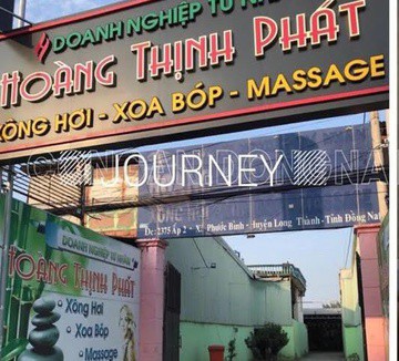 nhan-vien-massage-hoang-thinh-phat-khong-manh-vai-che-than-kich-duc-cho-khach-khoa-than-1618209081.jpeg