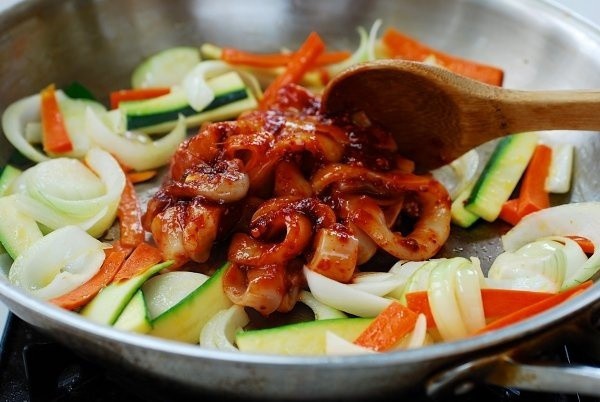 6-ojingeo-bokkeum-korean-spicy-stir-fried-103053809-1623978671.jpg