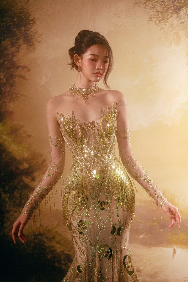 nha-thiet-ke-tra-linh-viet-trinh-mang-bo-suu-tap-camelia-toi-trung-quoc-1-1723090796.jpg