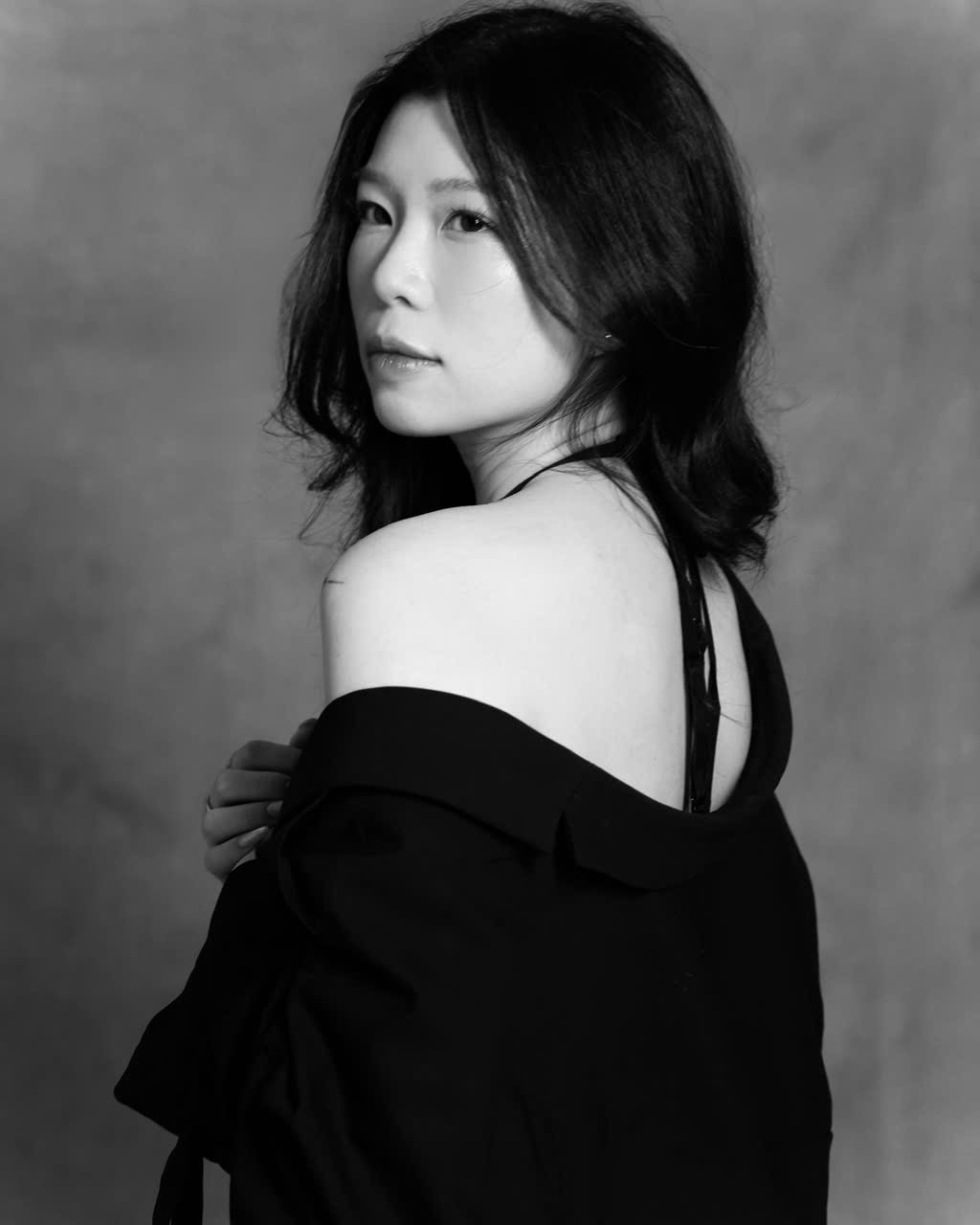 ntk-genz-viet-gay-nuc-long-gioi-mo-dieu-voi-bst-cong-so-tai-new-york-fashion-week-3-1757759534.JPG