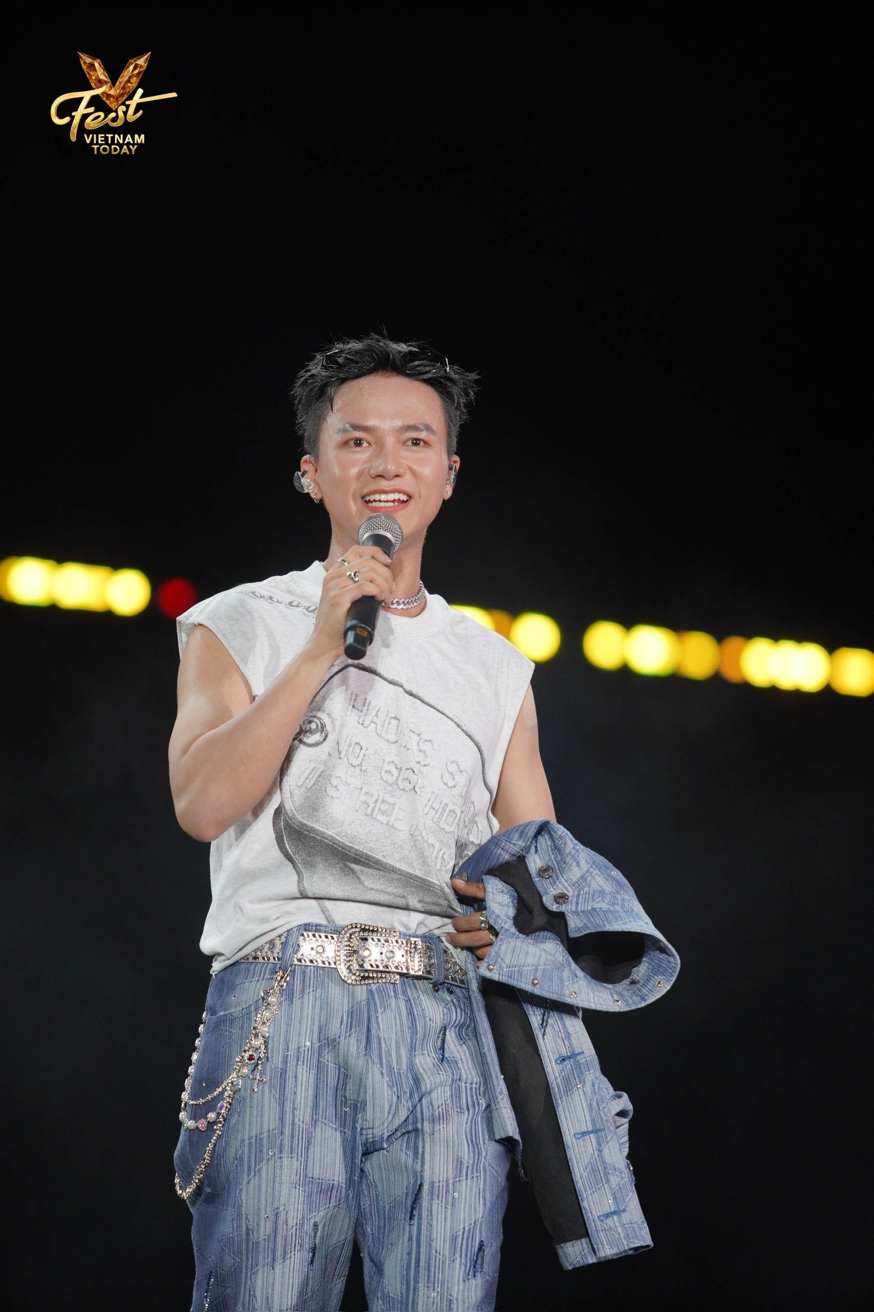 v-fest-vietnam-today-khi-22000-con-tim-hoa-cung-nhip-hat-cua-noo-phuoc-thinh-nguyen-hung-vu-11-1758427291.jpg