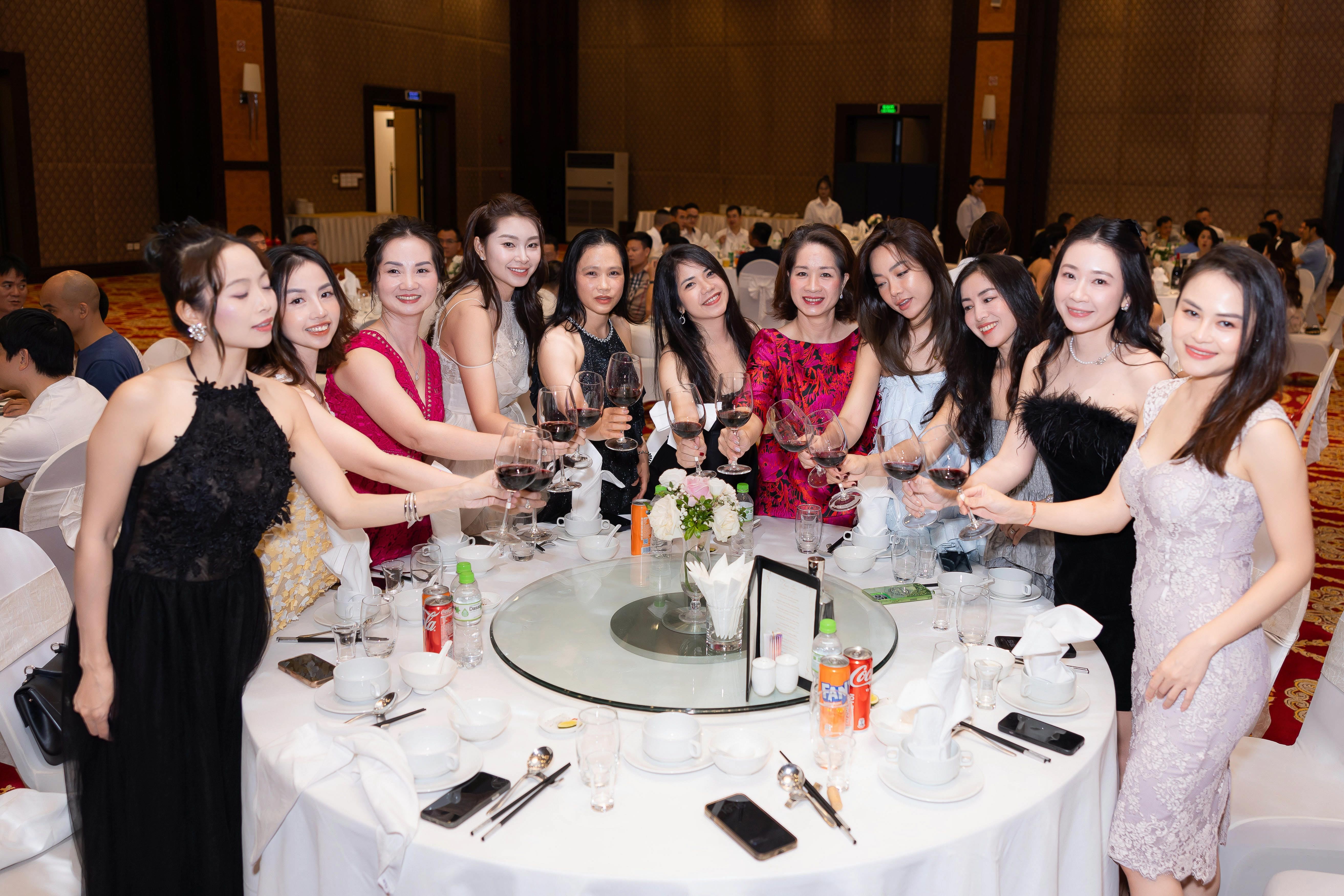 gala-551-1760500445.jpg