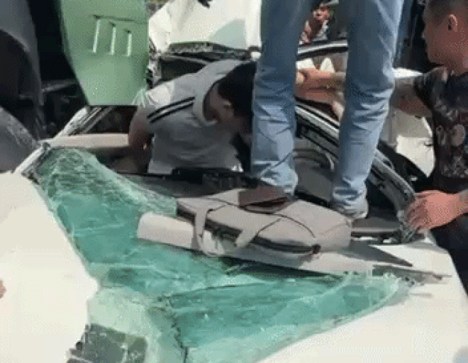 tai-xe-1777977984.gif