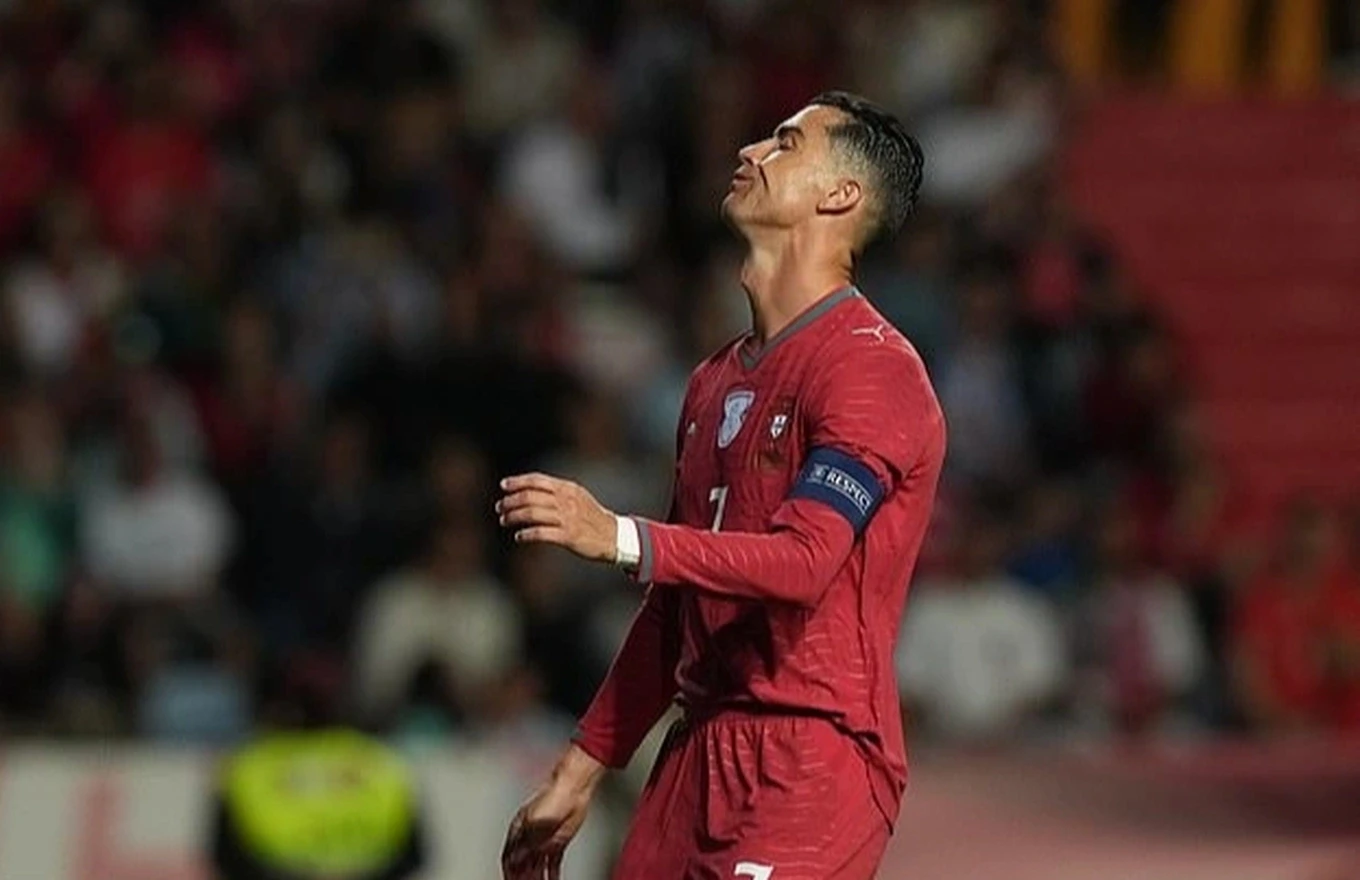 nong-ronaldo-tit-ngoi-bi-thay-ra-ngoai-ngay-truoc-them-world-cup-2026-anh-2-1781171484.webp