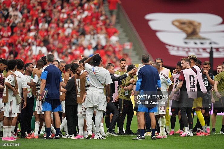 world-cup-hon-loan-cau-thu-canada-canada-auda-4-1781842158-771-width740height493-1781857261.jpg