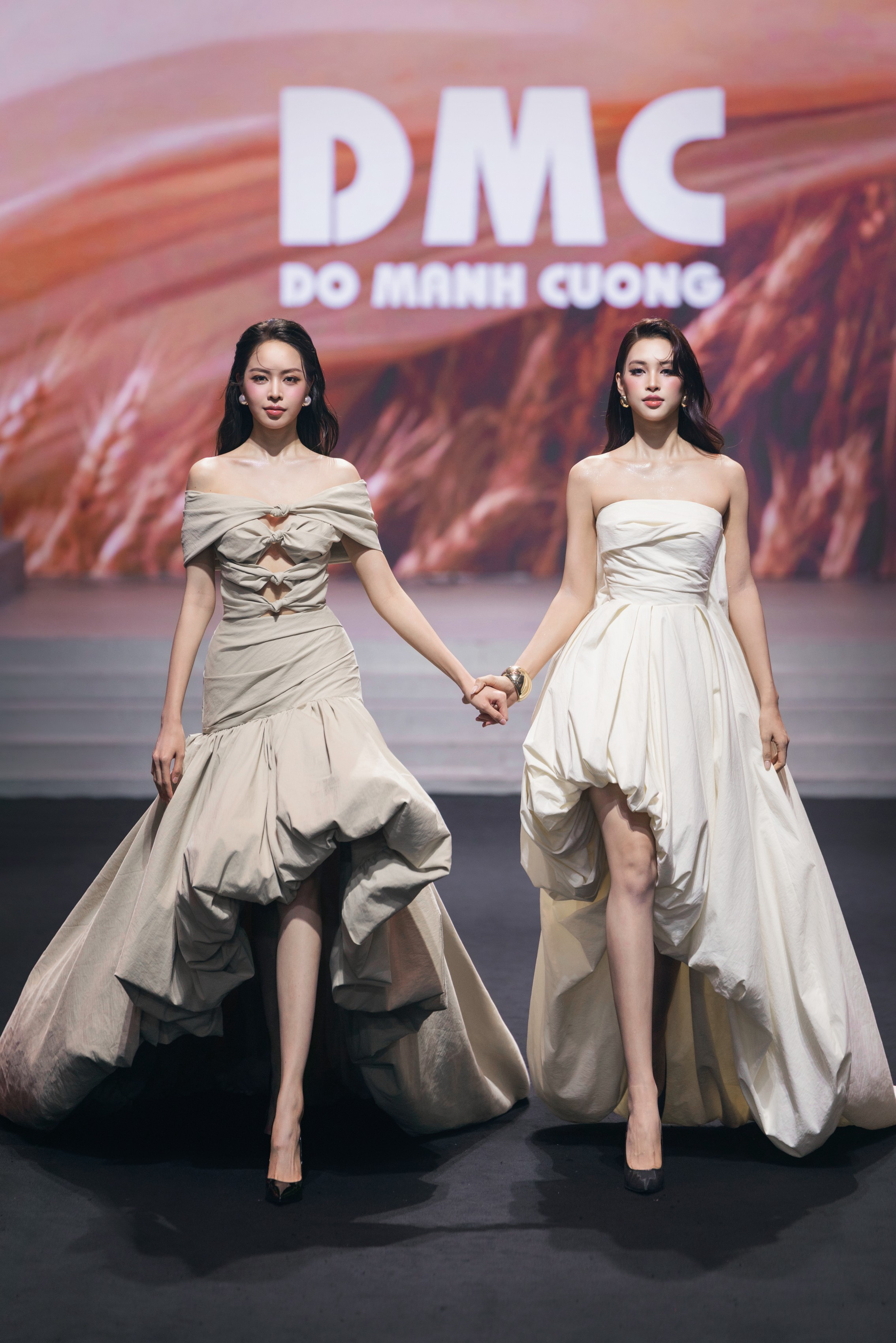 17-hoa-a-hau-hoi-ngo-khep-lai-mua-21-vietnam-international-fashion-week-tron-ven-9-1782118019.jpeg