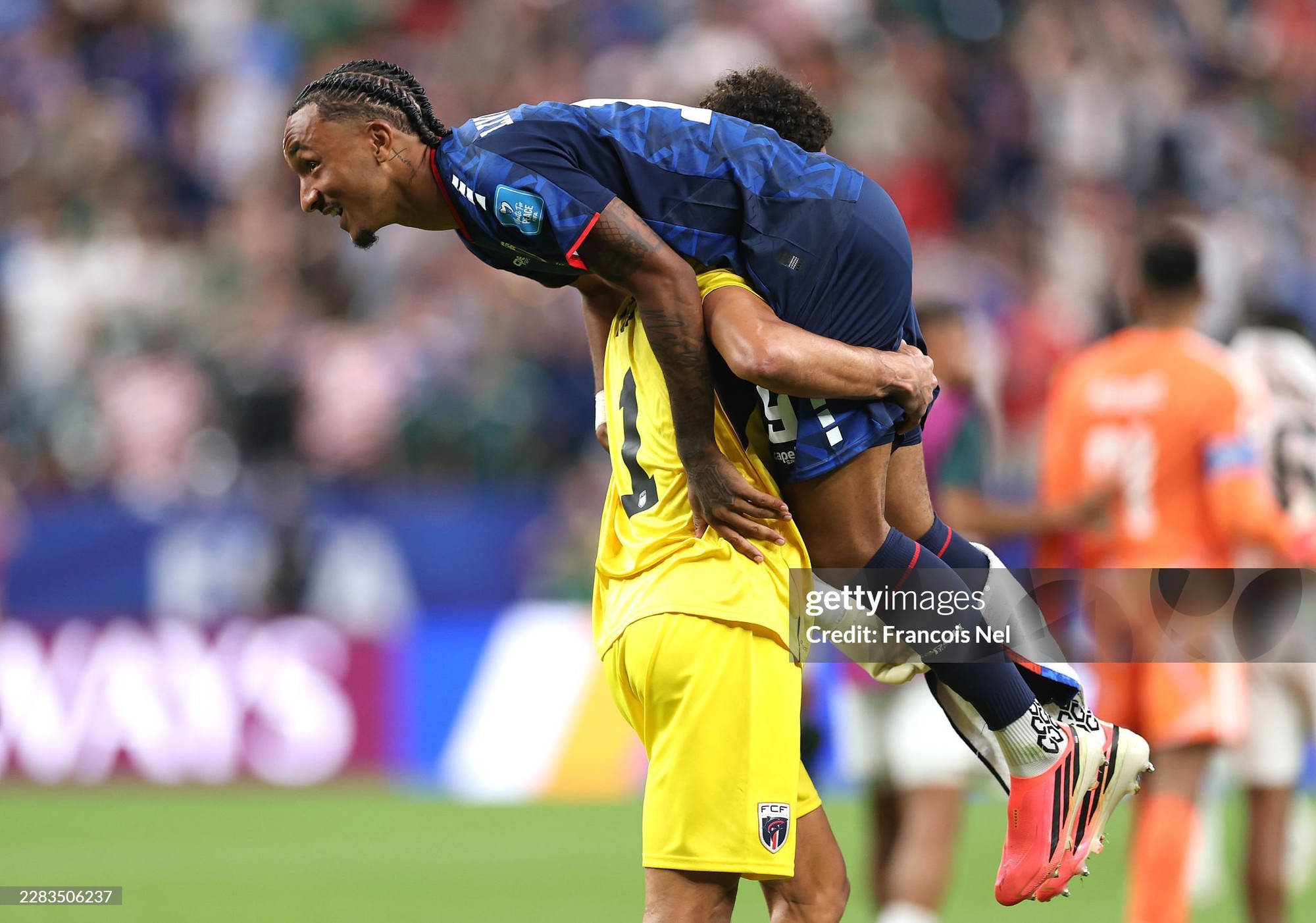 dia-chan-world-cup-2026-quoc-dao-nua-trieu-dan-cape-verde-lap-ky-tich-tien-vao-vong-knock-out-doi-dau-argentina-anh-5-1782527888.jpg