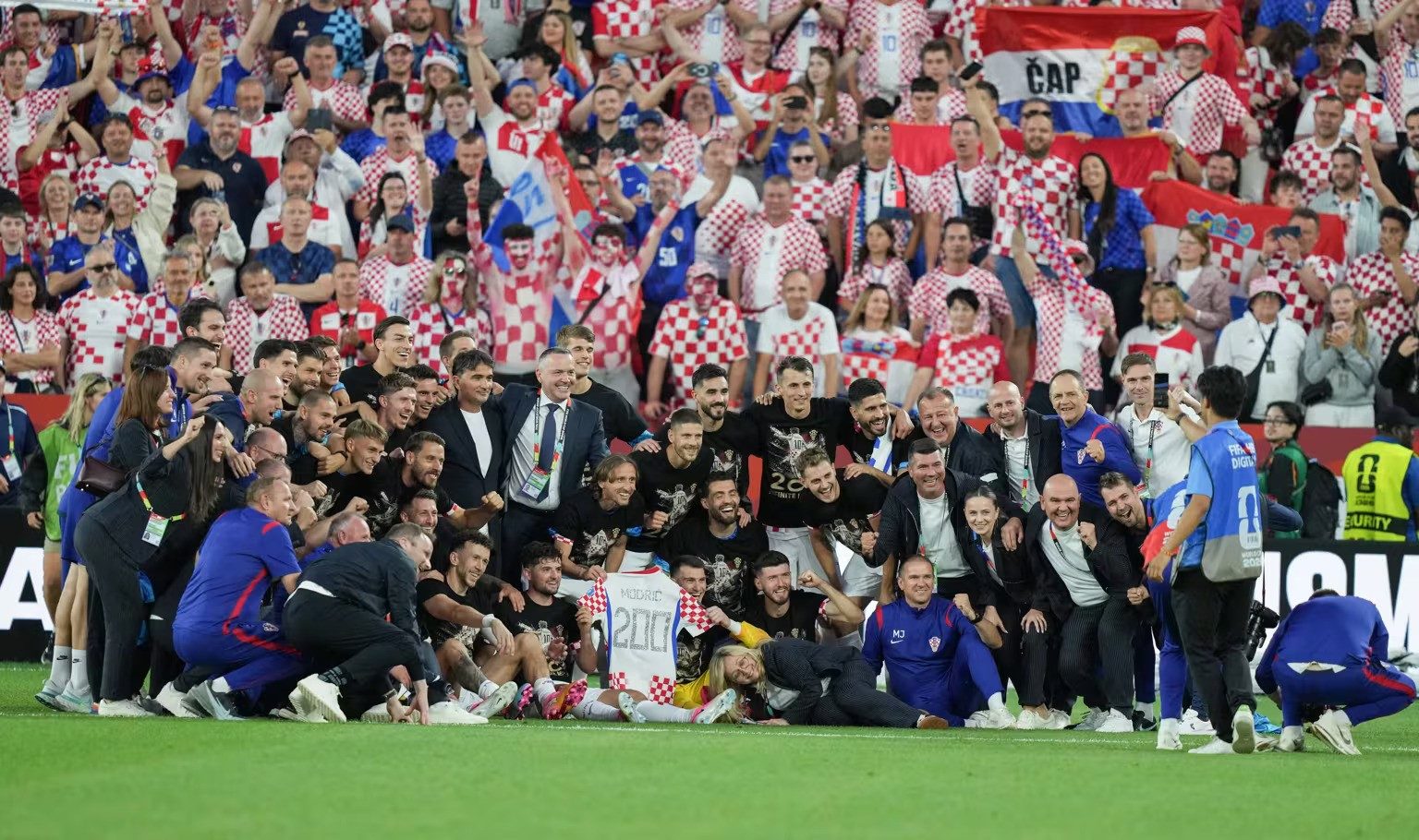 nhan-dinh-bo-dao-nha-vs-croatia-ronaldo-hay-modric-ai-se-phai-dung-lai-anh-3-1782991054.jpg