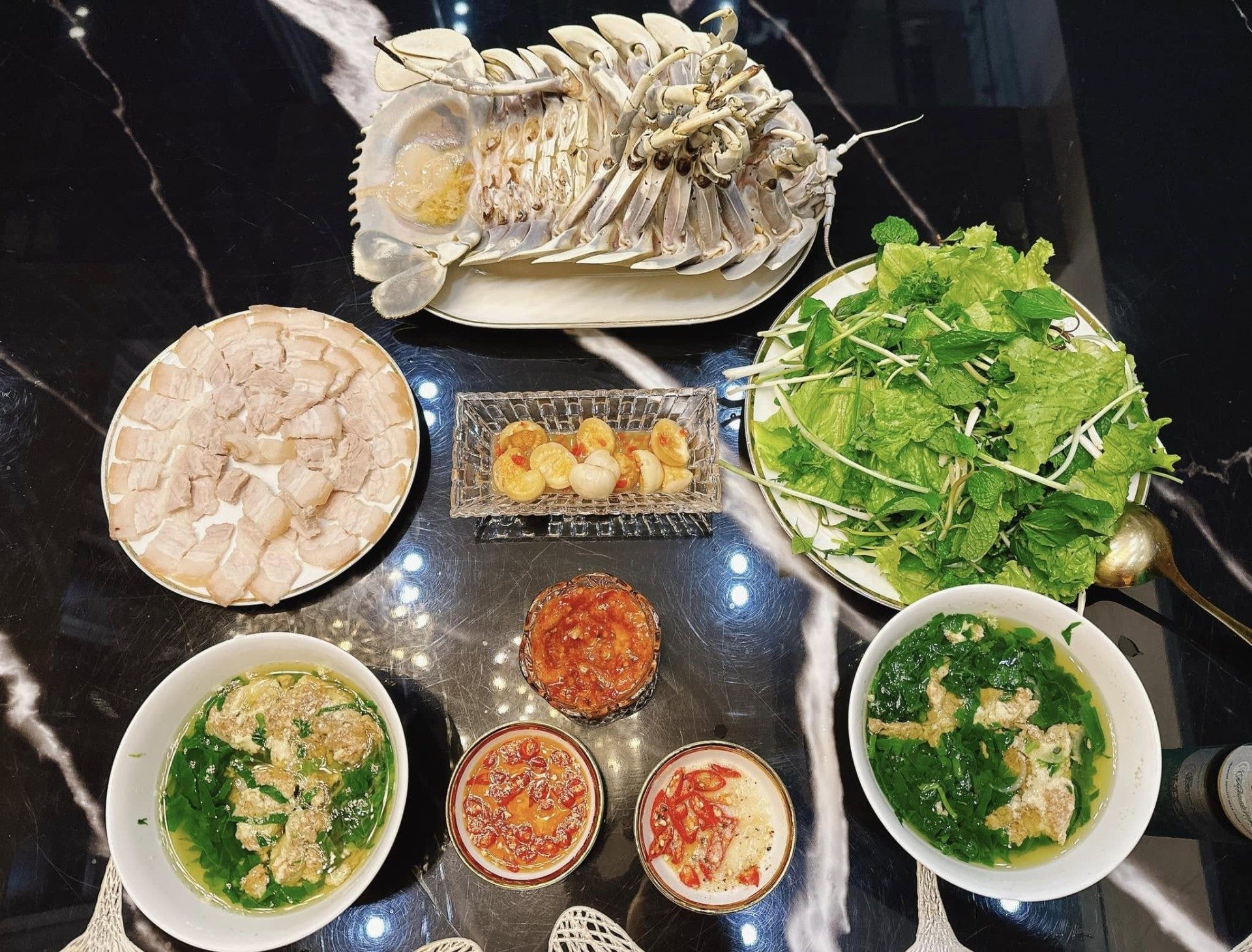 phuong-oanh-khoe-bua-com-ngay-he-dam-bac-chi-tiet-doc-la-gay-chu-y-5-1783004565.jpg