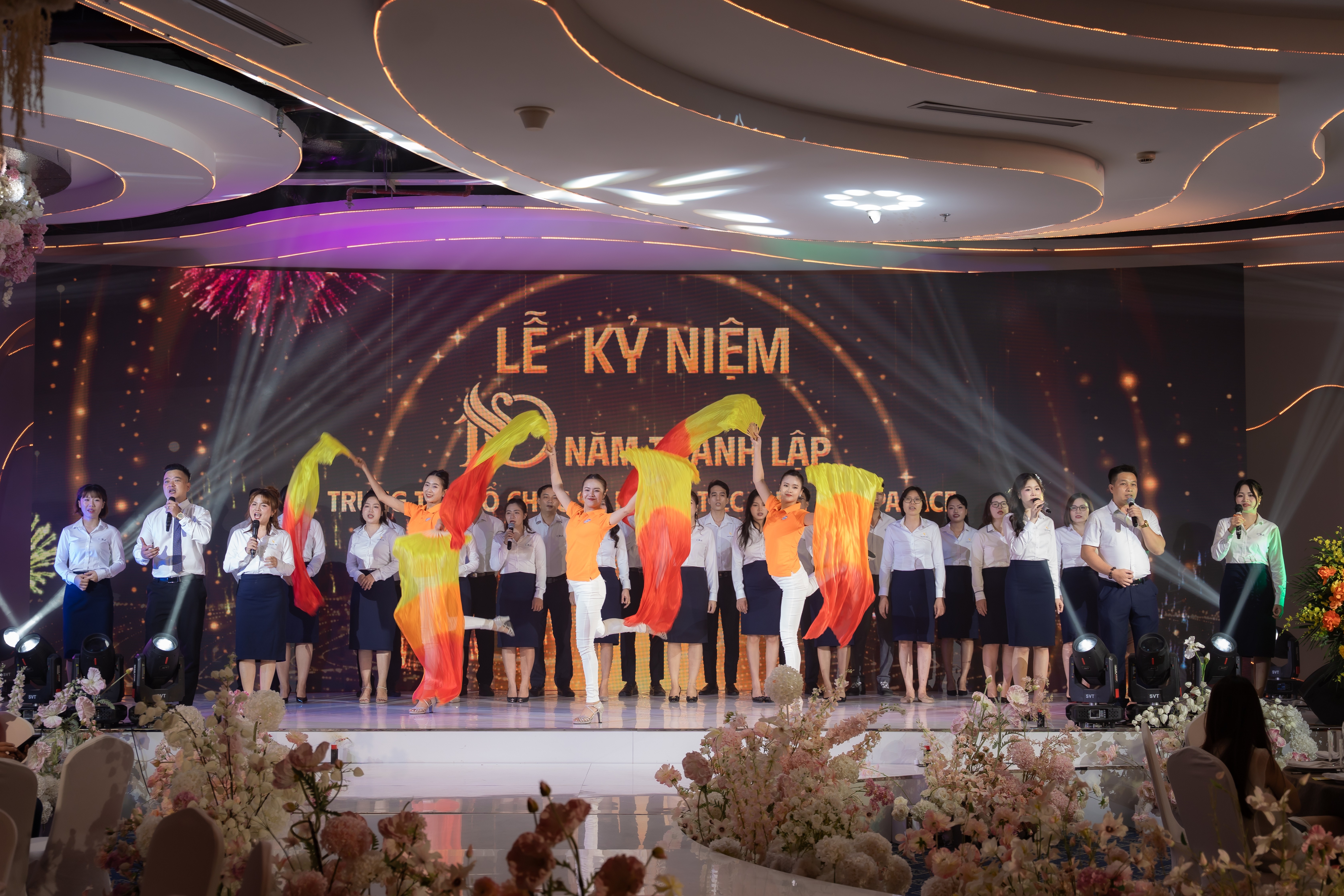 nsut-quang-teo-bat-ngo-truoc-kha-nang-dien-xuat-cua-nhan-vien-trung-tam-tiec-cuoi-ngo-y-muon-moi-tham-gia-phim-1-1783074128.jpg