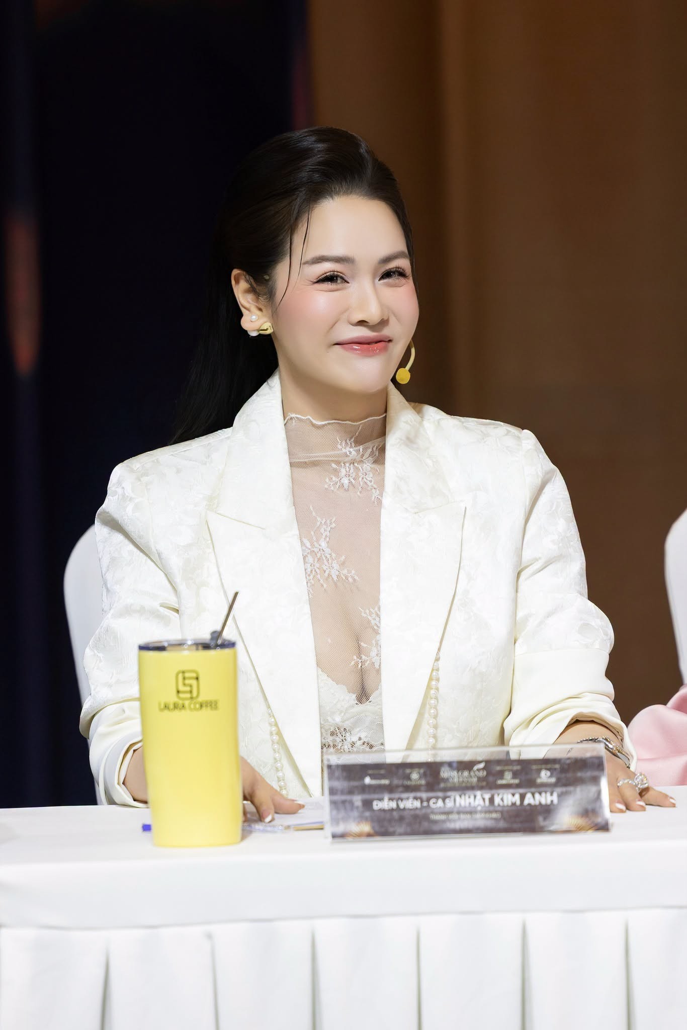 chuyen-gi-dang-xay-ra-voi-nhat-kim-anh-khien-dan-mang-xon-xao-2-1784341084.jpg