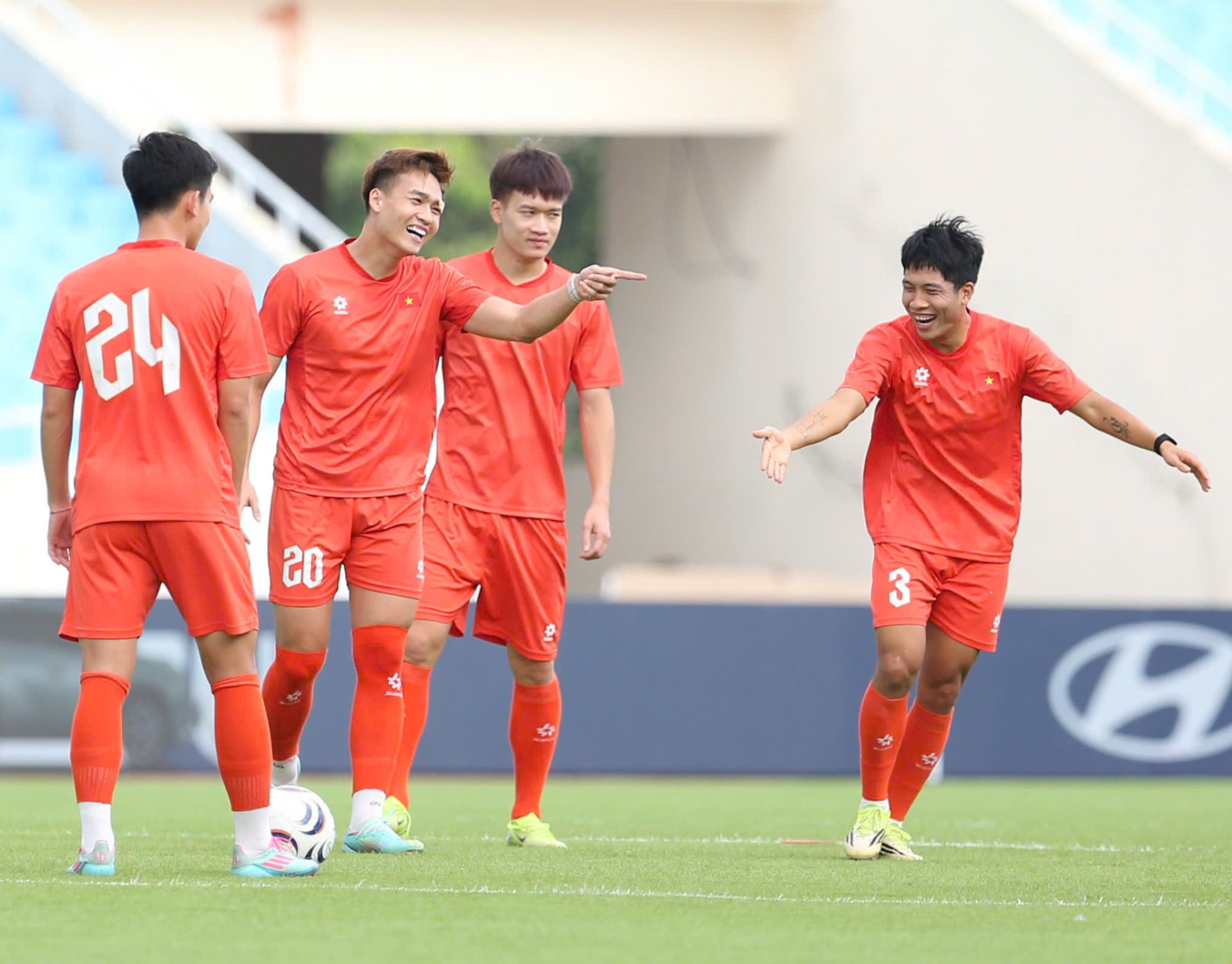 asean-cup-2026-tuyen-viet-nam-vang-hang-loat-tru-cot-truoc-tran-gap-campuchia-3-1786076072.jpg