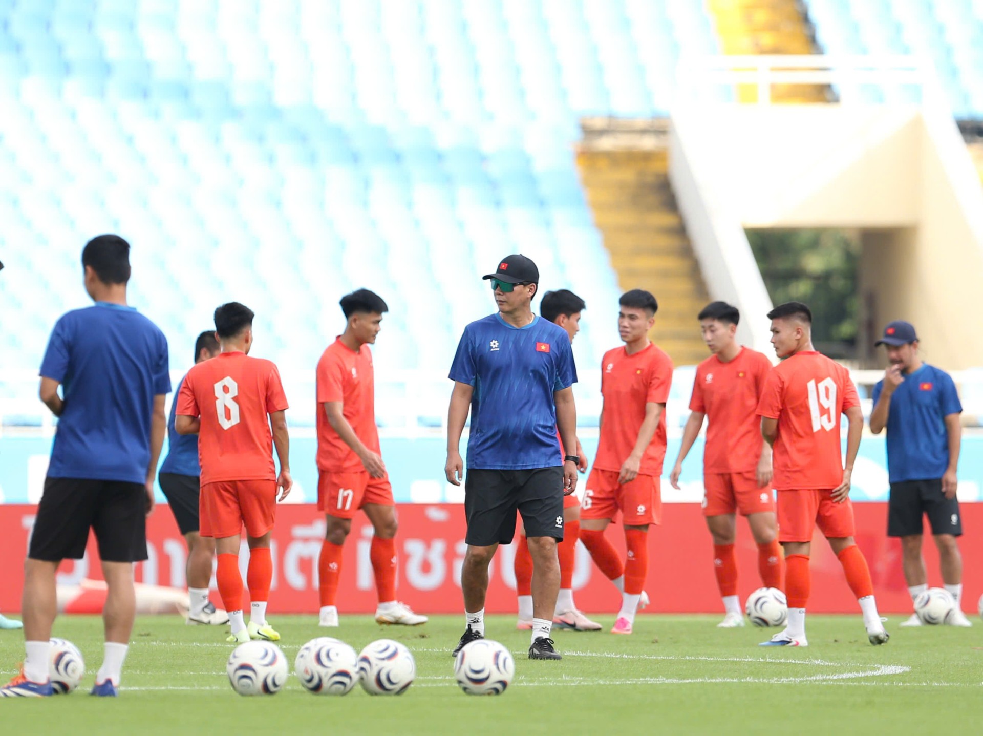 asean-cup-2026-tuyen-viet-nam-vang-hang-loat-tru-cot-truoc-tran-gap-campuchia-4-1786076072.jpg