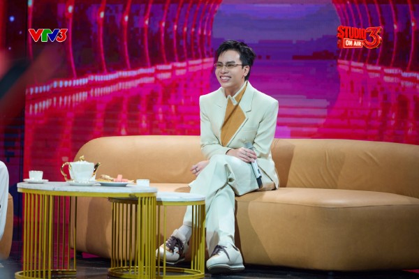 hua-kim-tuyen-tiet-lo-bi-quyet-cham-vao-dau-cung-thanh-hit-1-1786082511.jpg