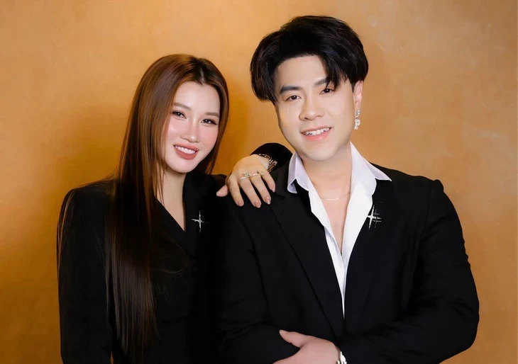 thuc-hu-tin-don-akira-phan-chia-tay-ba-xa-doanh-nhan-chi-sau-3-thang-cuoi-1-1786078575.webp