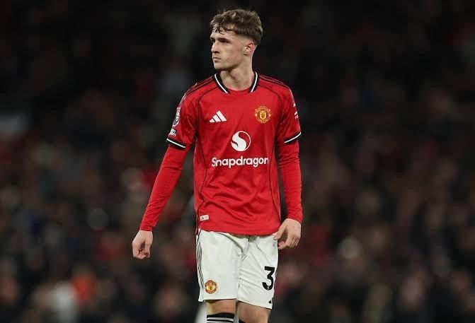 vuot-qua-ap-luc-nghet-tho-truoc-leeds-sao-tre-man-united-ghi-diem-tuyet-doi-voi-hlv-carrick-1-1786607082.jpg