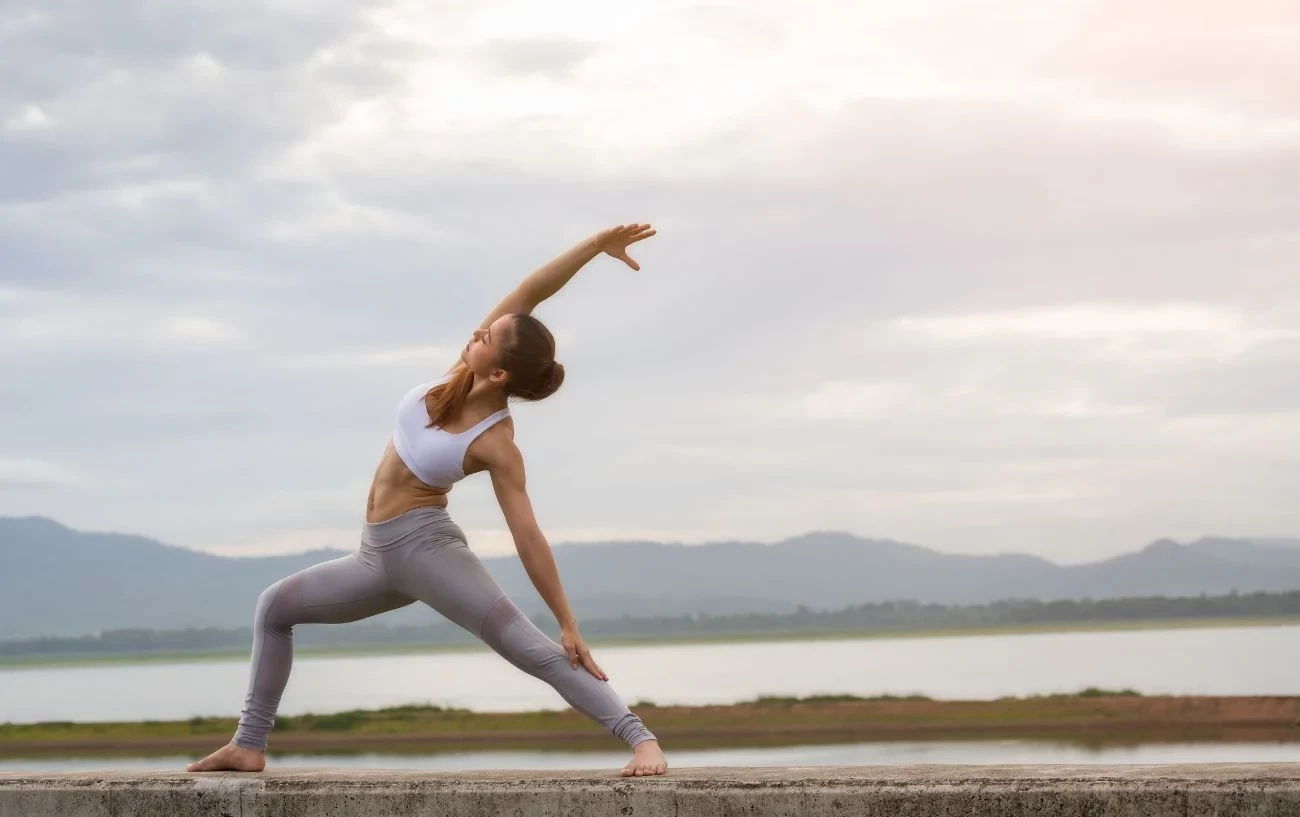 yoga-before-or-after-running-1786560958.webp