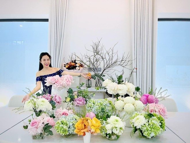 ben-trong-co-ngoi-300m2-tri-gia-10-ty-dong-cua-ca-si-thuy-tien-va-cong-vinh-5-1787129537.jpg