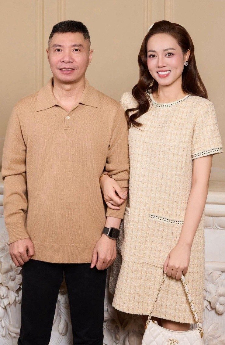 doi-tu-4-sao-nam-viet-lay-vo-kem-hang-chuc-tuoi-co-cap-lech-toi-37-tuoi-van-man-nong2-1787302493.jpeg