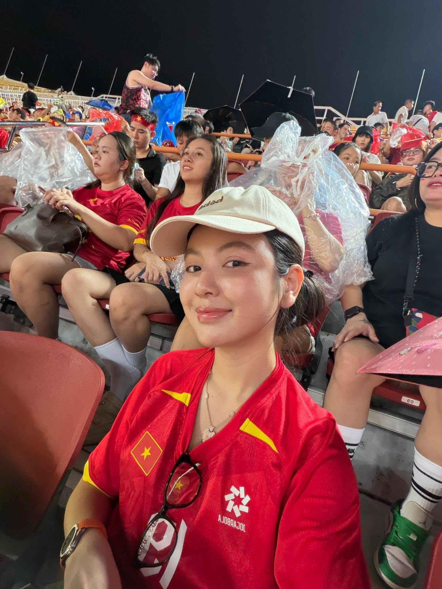 chu-thanh-huyen-sang-thai-lan-so-vu-tuyen-viet-nam-voi-trang-suc-ty-dong-dem-ve-van-ban-hang-toi-2h-sang-1-1787545510.jpeg