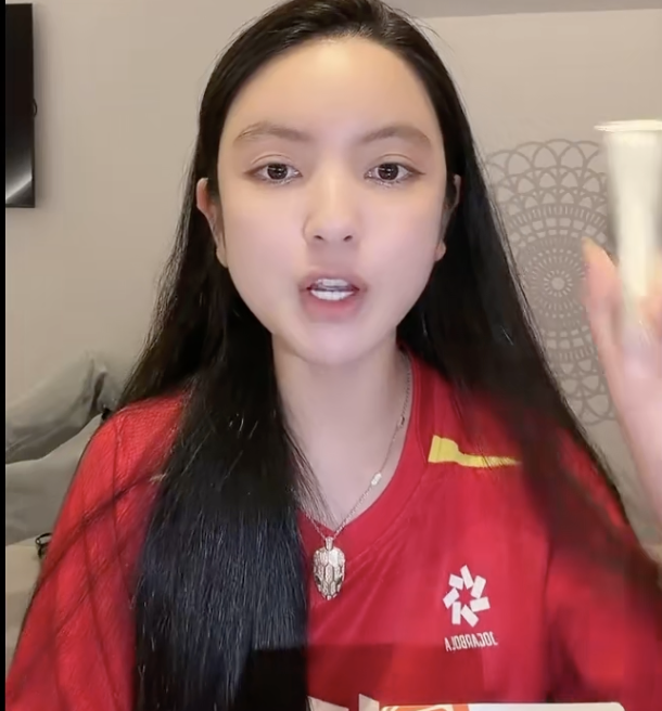 chu-thanh-huyen-sang-thai-lan-so-vu-tuyen-viet-nam-voi-trang-suc-ty-dong-dem-ve-van-ban-hang-toi-2h-sang-2-1787545510.png