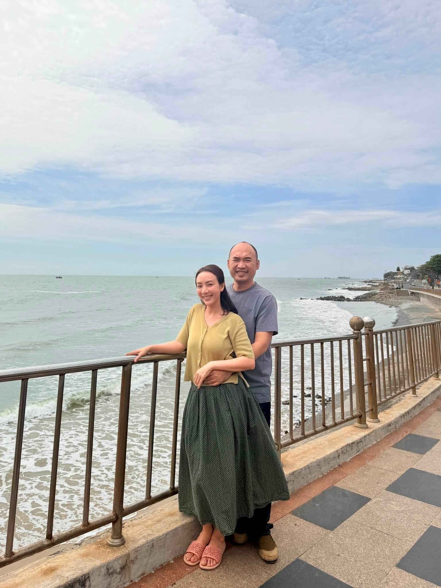 thu-trang-nga-rach-mat-phai-khau-20-mui-tien-luat-noi-mot-cau-xuc-dong-2-1787562086.jpg