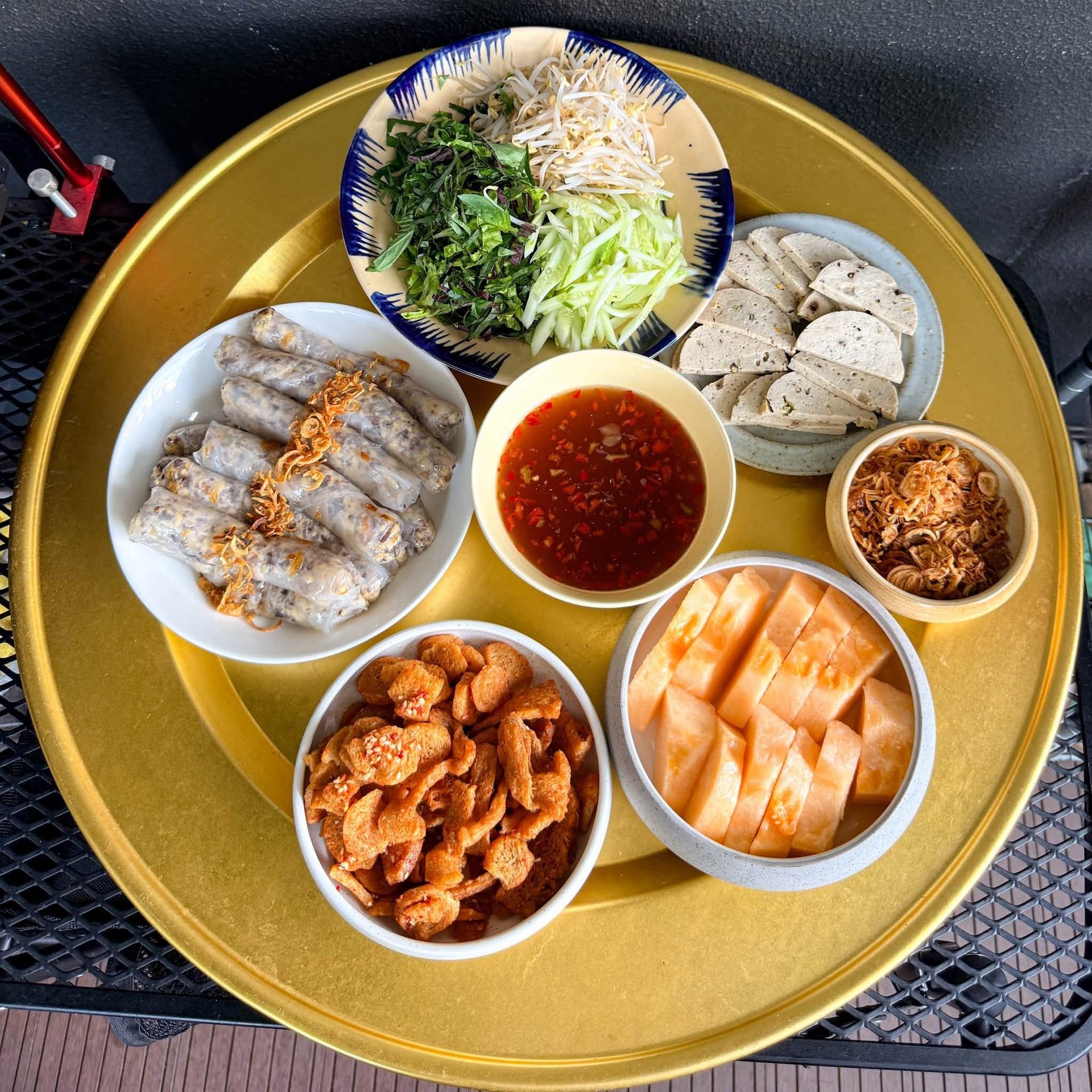 goi-y-10-mam-com-chay-vu-lan-vua-dep-vua-de-lam-cua-9x-an-chay-truong-17-nam-6-1787651140.jpg
