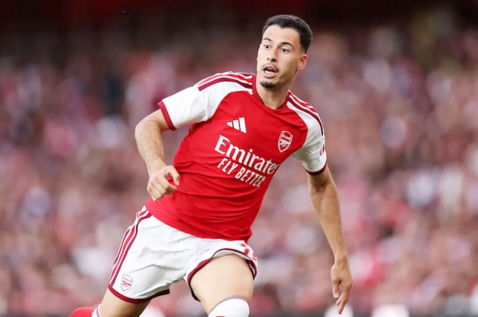 thuong-vu-martinelli-mang-ve-khoan-tien-ky-luc-arsenal-don-luc-chot-julian-alvarez-1-1787737367.jpg