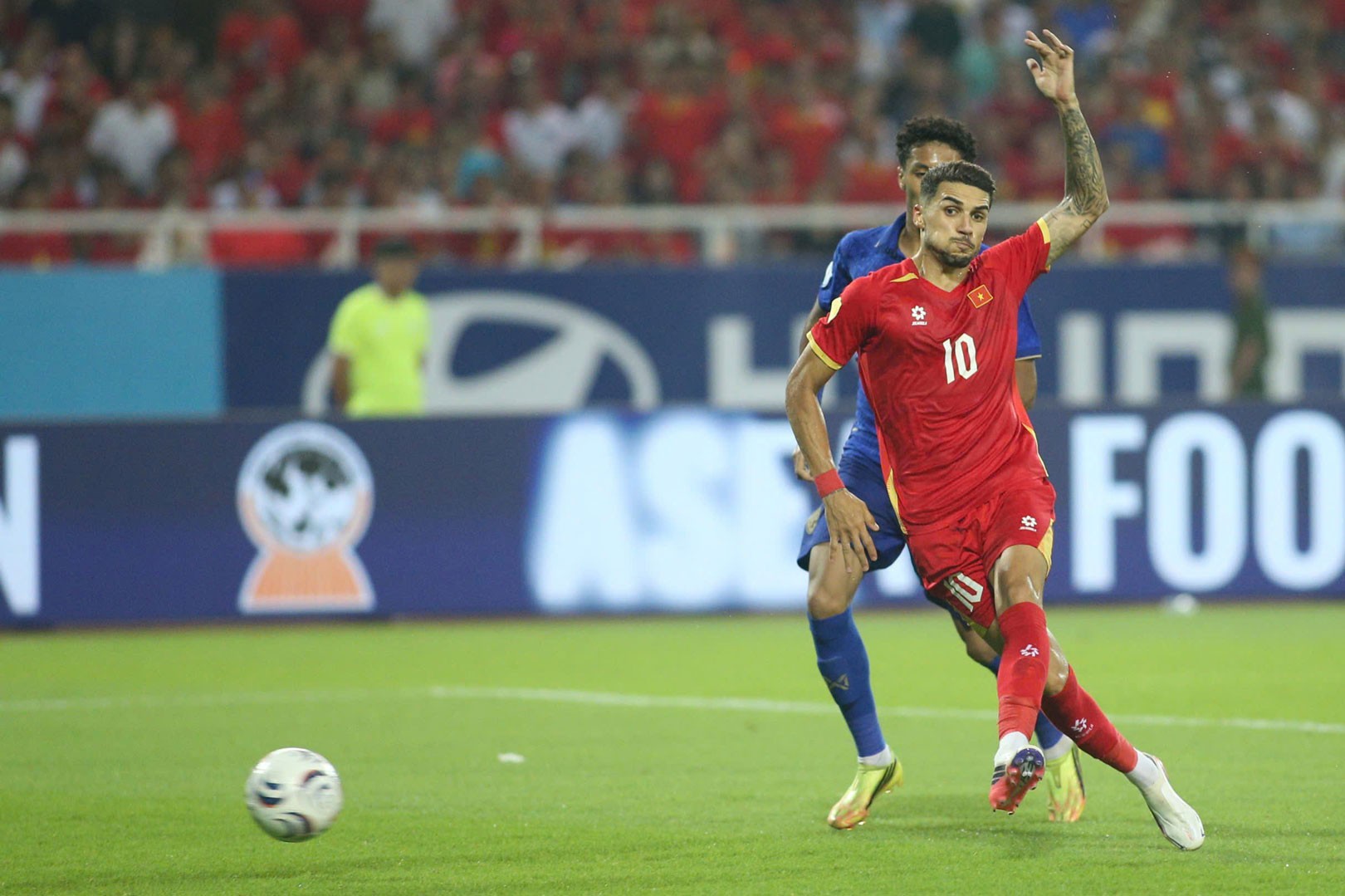 hoa-kich-tinh-luot-ve-bao-thai-lan-ngam-ngui-thua-nhan-tuyen-viet-nam-xung-vuong-asean-cup-2026-2-1787802498.jpg