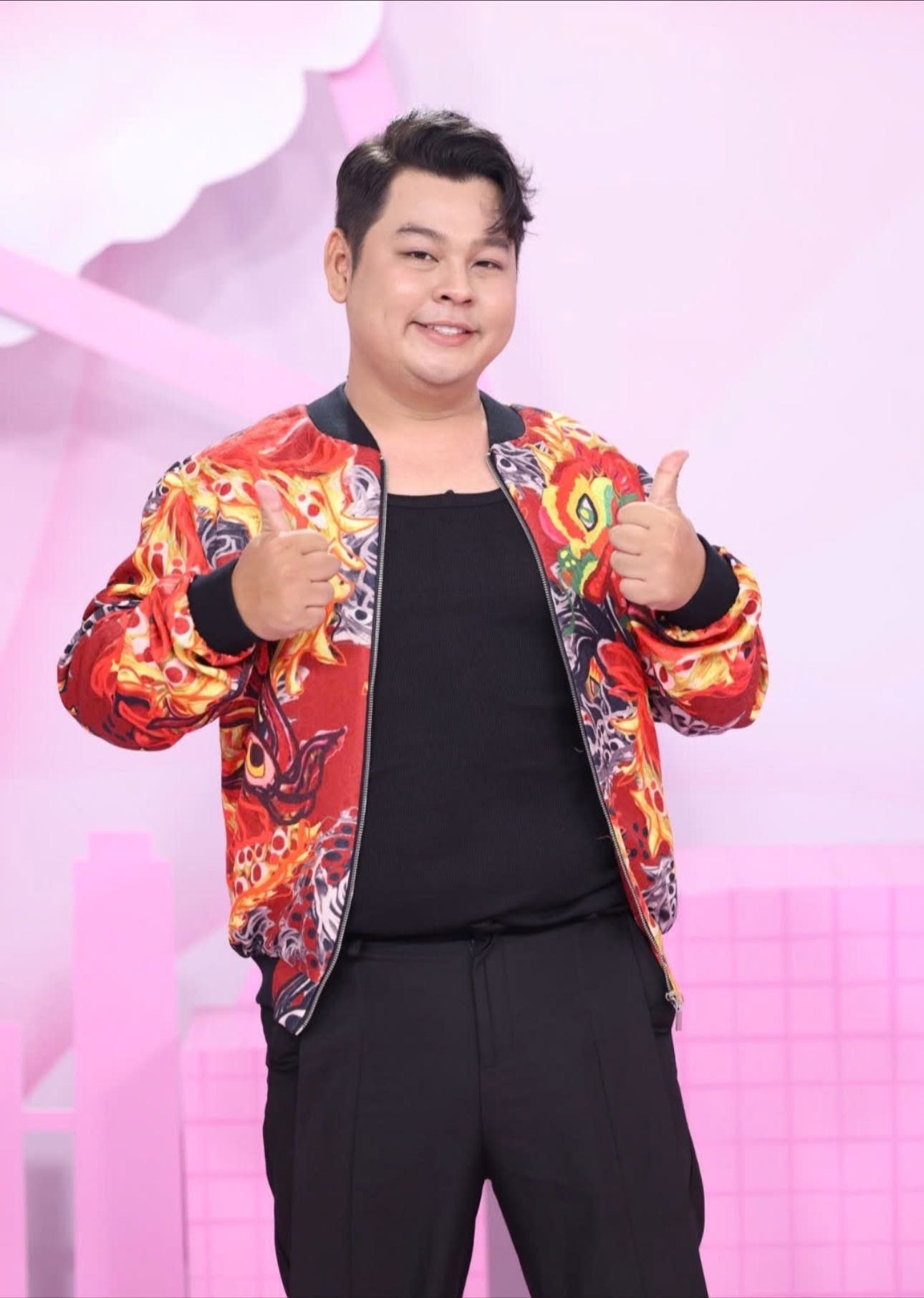 mac-lao-mang-nao-tuoi-31-nam-dien-vien-duoc-vo-chong-puka-cung-dan-nghe-si-chung-tay-ho-tro-550-trieu-dong-vien-phi-4-1789372841.jpg