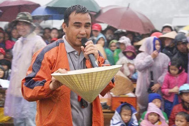 quyen-linh-va-loat-bien-co-nam-mc-hai-lan-keu-cuu-vi-bi-bao-luc-mang-2-1790567538.jpg