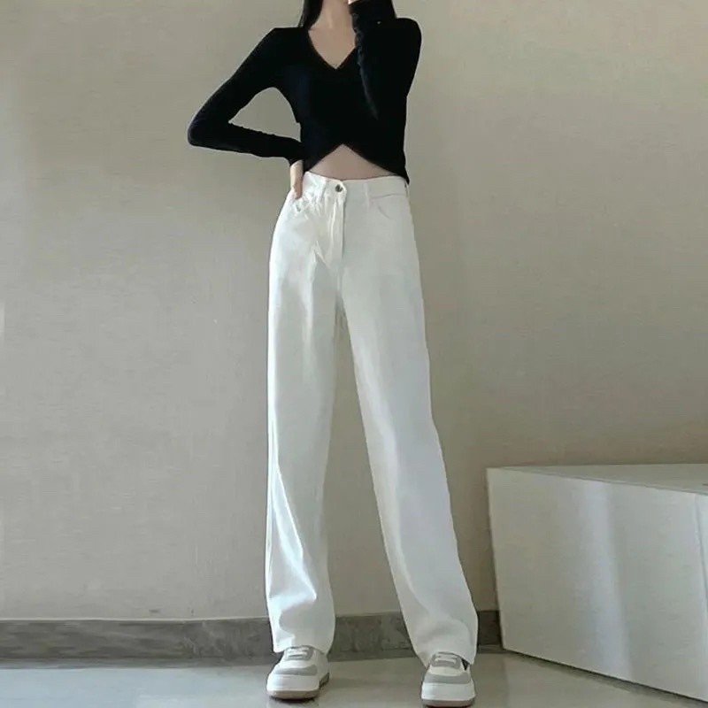 5-kieu-quan-jeans-de-phoi-do-mac-dep-quanh-nam-chang-lo-loi-mot