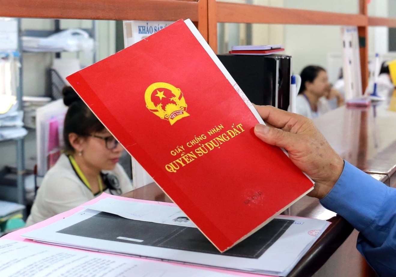 2 trường hợp mua bán nhà đất bằng giấy tờ viết tay được cấp sổ đỏ trong năm 2024