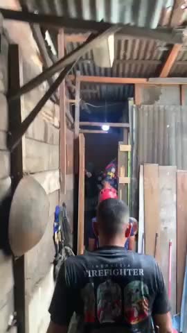 am-anh-canh-tuong-pha-nen-phong-ngu-loi-hung-than-dai-5-met-tu-duoi-long-dat-1776132318.mp4