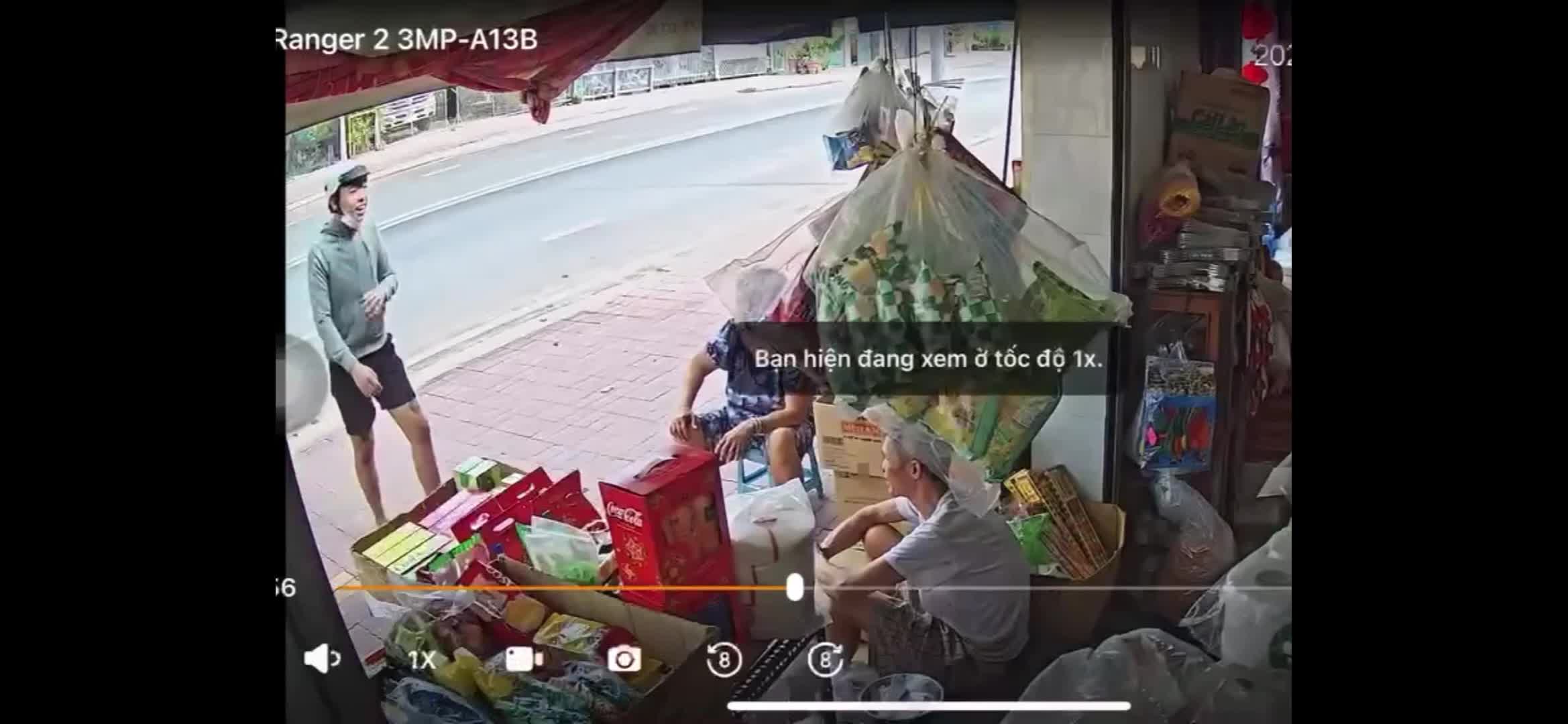 cu-ong-giang-co-quyet-liet-voi-ke-cuop-bia-tai-tiem-tap-hoa-o-tphcm-bao-dien-tu-tien-phong-1770984544.mp4