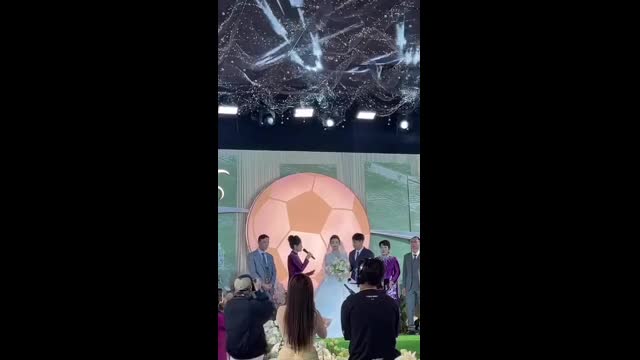 khoanh-khac-me-vo-tang-tho-duc-huy-gay-xuc-dong-video-mc-ngoc-thinh-1773625752.mp4