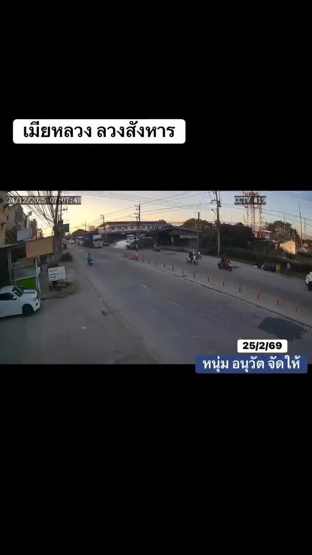 phat-hien-chong-ngoai-tinh-vo-dat-bom-vao-xe-cua-co-nhan-tinh-1772440860.mp4