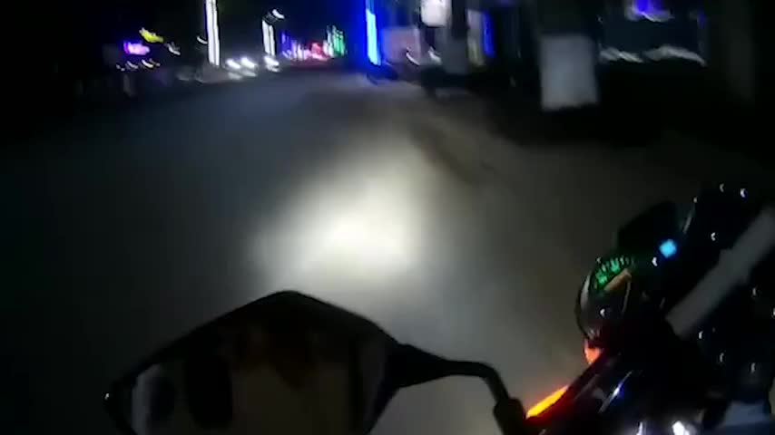 to-csgt-kip-thoi-ho-tro-cuu-hai-hoc-sinh-bi-nan-tai-dak-lak-1777195413.mp4