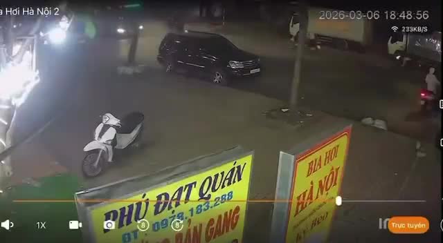 vu-tai-xe-tong-loat-xe-o-ha-noi-nguoi-phu-nu-50-tuoi-tu-vong-1772856198.mp4